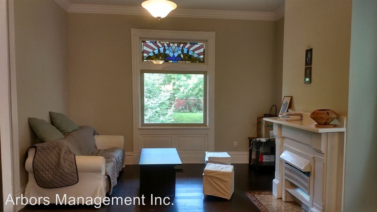 239 S Pacific Ave - Photo 2 of 15