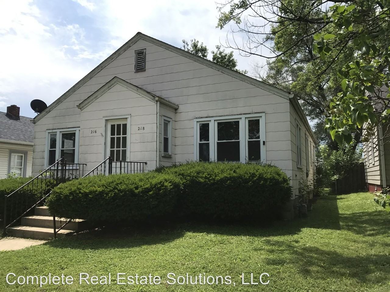 218 N 6th Ave - Photo 2 of 7