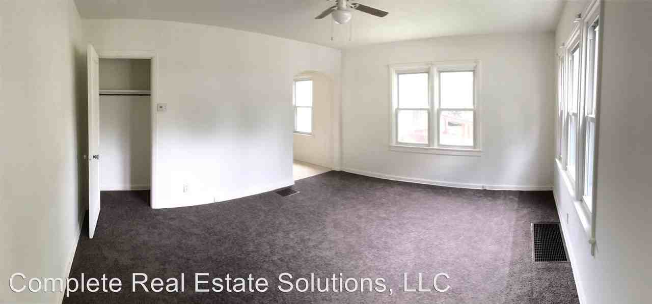 218 N 6th Ave - Photo 3 of 7