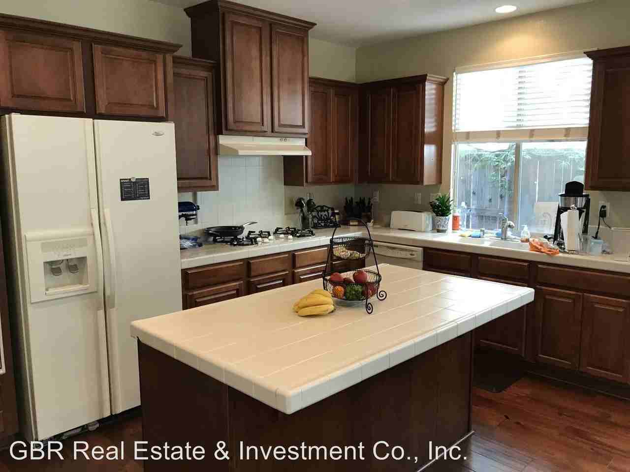 1613 Bowen Dr - Photo 3 of 8