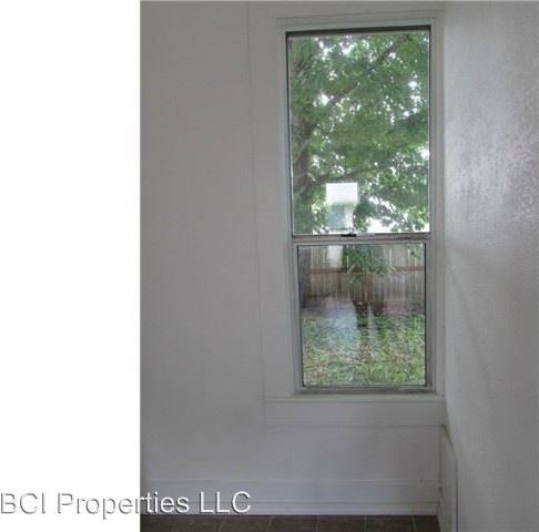 309 Ronge St - Photo 3 of 11