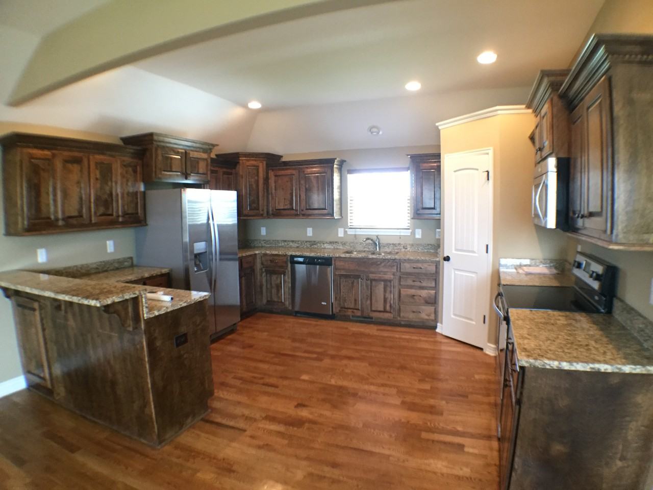 15232 Meyer Dr - Photo 2 of 17