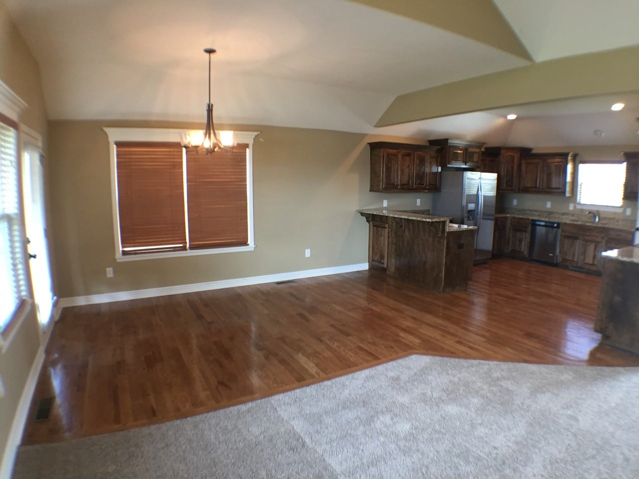 15232 Meyer Dr - Photo 3 of 17