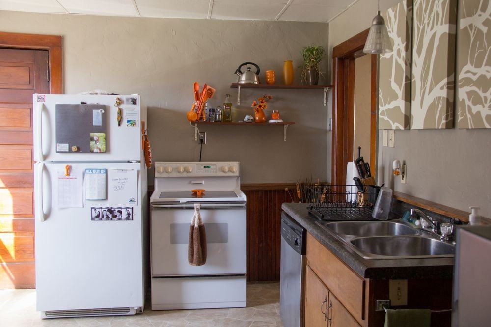 121 S Irwin Ave - Photo 2 of 25