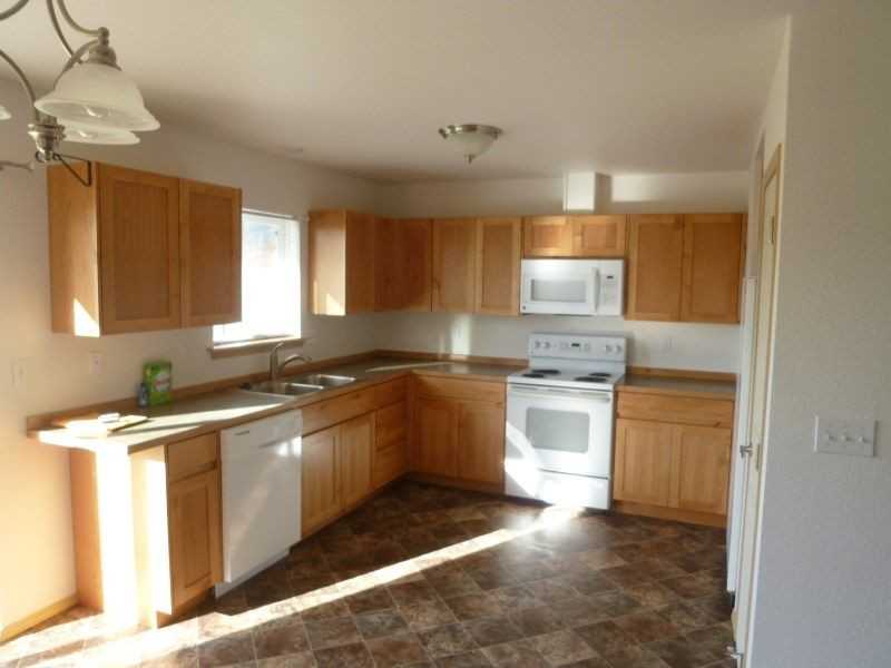 211 Humbird St - Photo 3 of 9