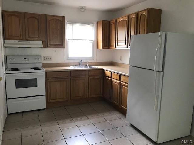 58 Royal Oak Dr #B - Photo 2 of 7