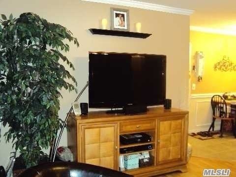 95 Richmond Blvd - Photo 3 of 10