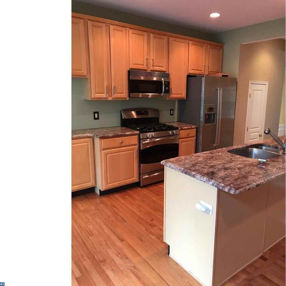 8 Honey Locust Ct - Photo 2 of 20