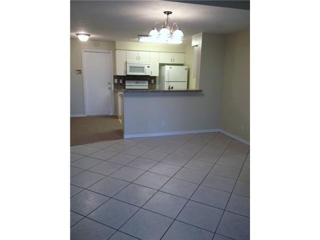 982 Seville Rd - Photo 3 of 9