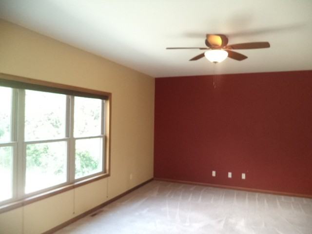 784 Medina Dr - Photo 2 of 14