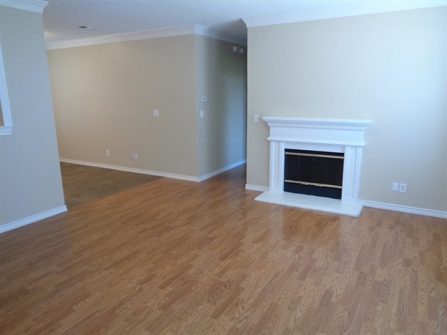 2421 Wildwood Ln - Photo 3 of 10