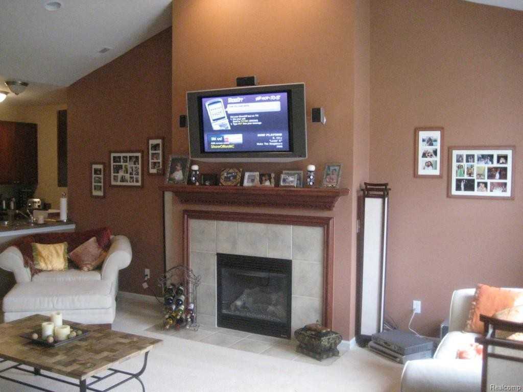 1183 Alameda Blvd - Photo 3 of 9