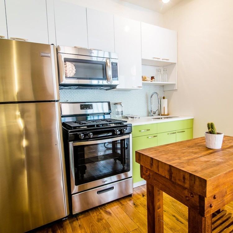 418 Melrose Avenue #2file - Photo 2 of 10