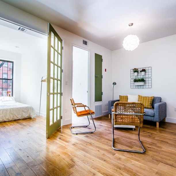 418 Melrose Avenue #2file - Photo 3 of 10