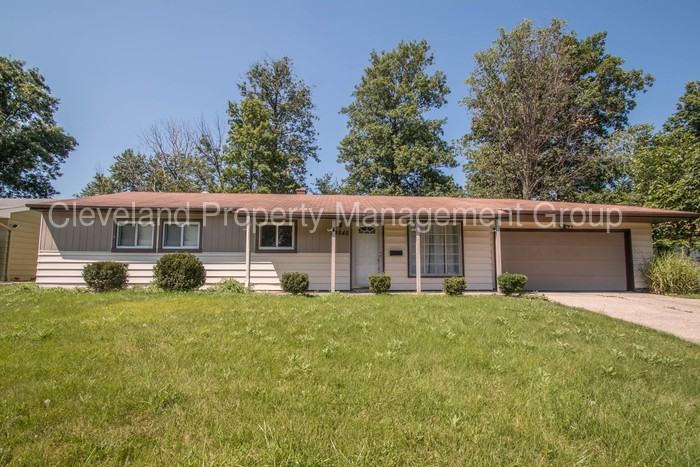 24645 Randolph Rd - Photo 2 of 32