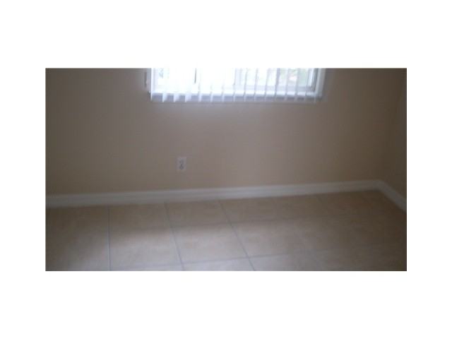 11697 SW 19th St #11697 - Photo 2 of 5