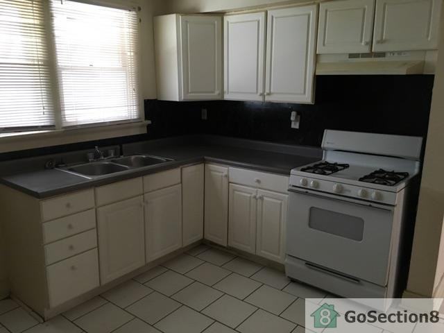 3450 Oakdale Ave - Photo 2 of 6