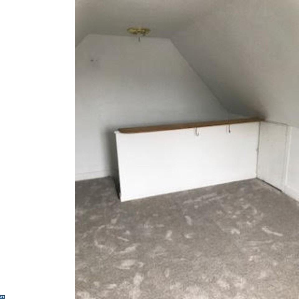 132 W Clinton St - Photo 2 of 7