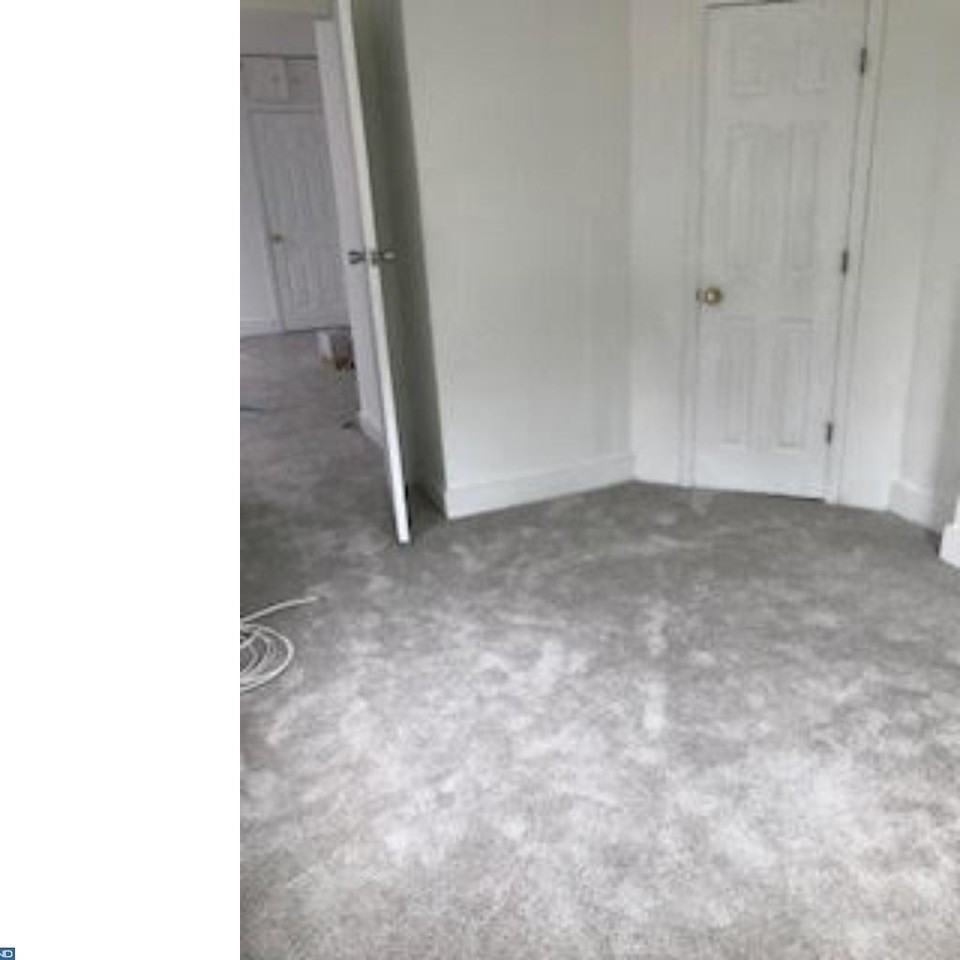 132 W Clinton St - Photo 3 of 7