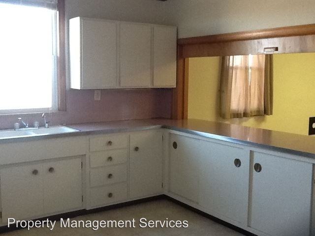 9992 N 425 W - Photo 3 of 11