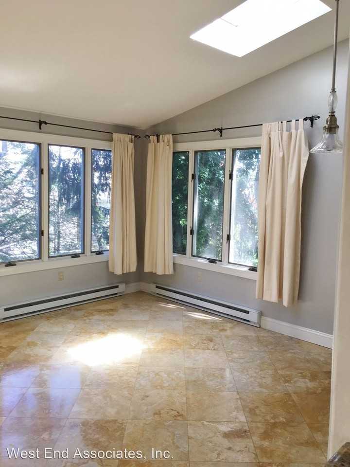 819 Paxinosa Ave - Photo 2 of 14