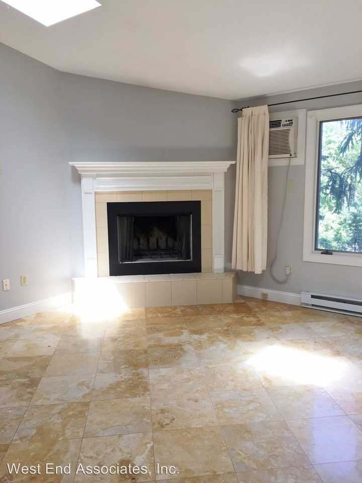 819 Paxinosa Ave - Photo 3 of 14