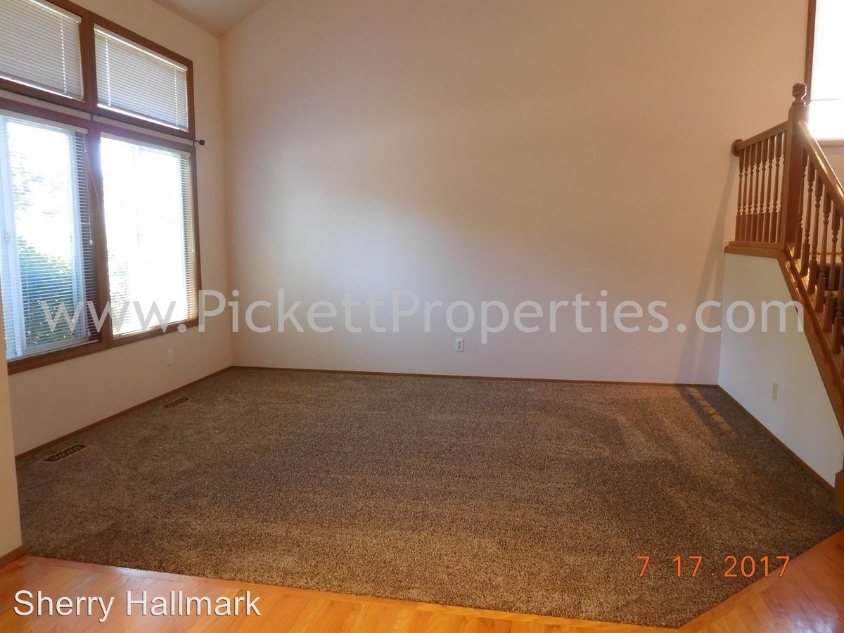 12686 Plateau Cir NW - Photo 3 of 26