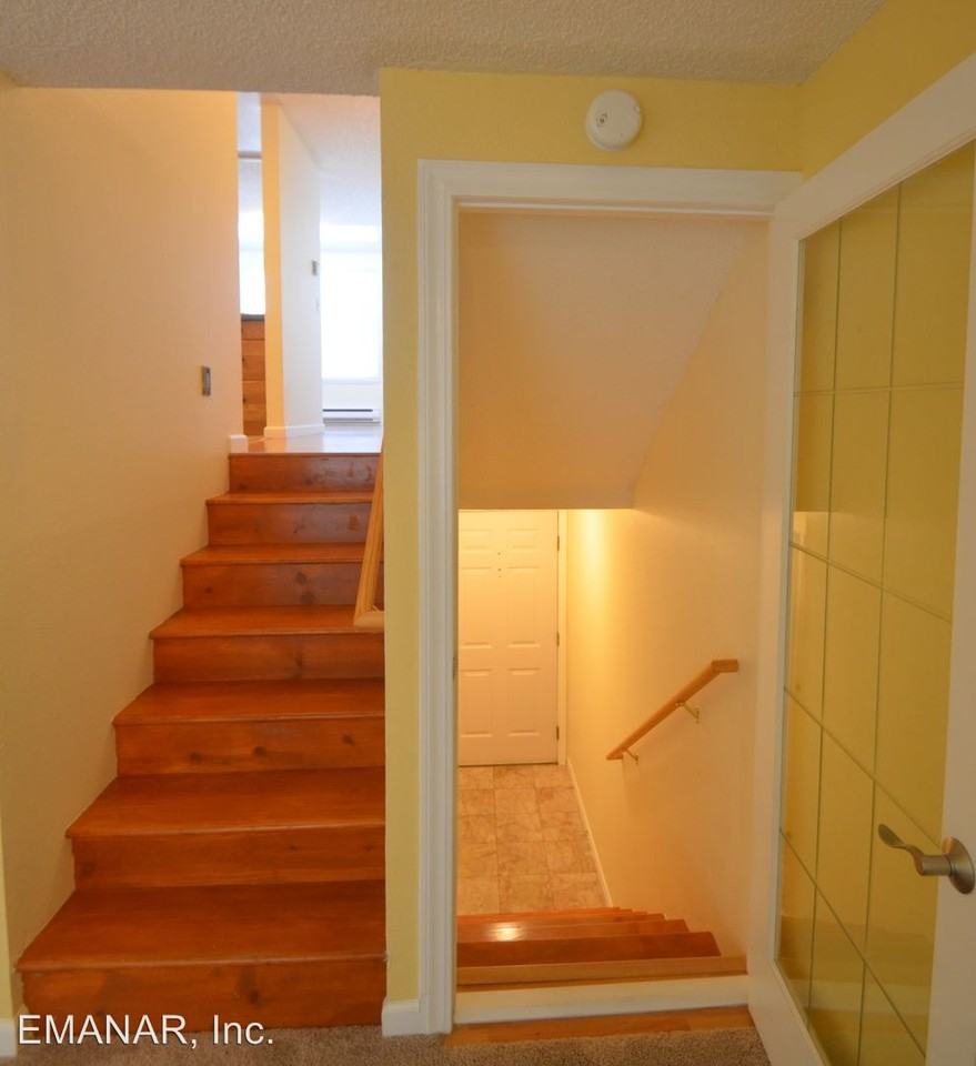 4018 S 158th St #E - Photo 2 of 11