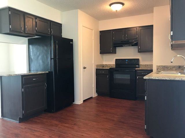 1084 Winscott Rd - Photo 2 of 6