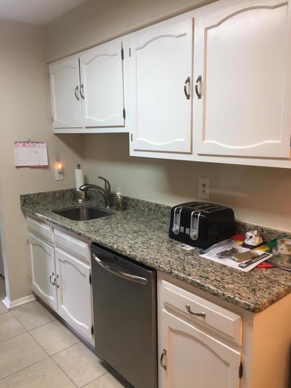 225 Medford Ct #K - Photo 2 of 10