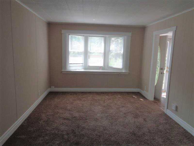 425 Judson St - Photo 2 of 16