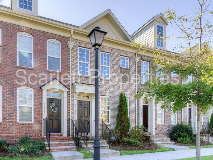 11209 Cedar Walk Lane - Photo 3 of 28