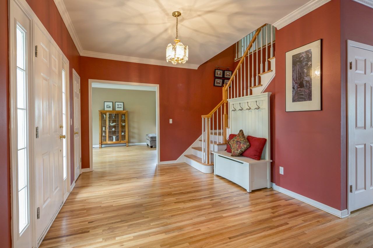 12 Charter Ct - Photo 2 of 30