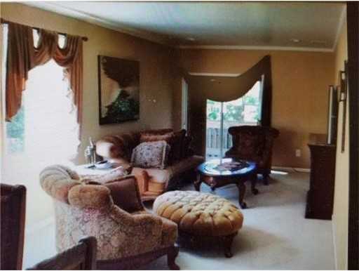 201 Madaline Dr - Photo 2 of 8