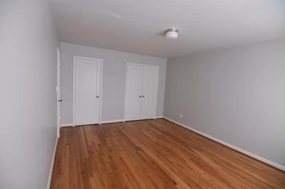 Oversized Units in Desirable NW Nob Hill Location - Photo 2 of 6