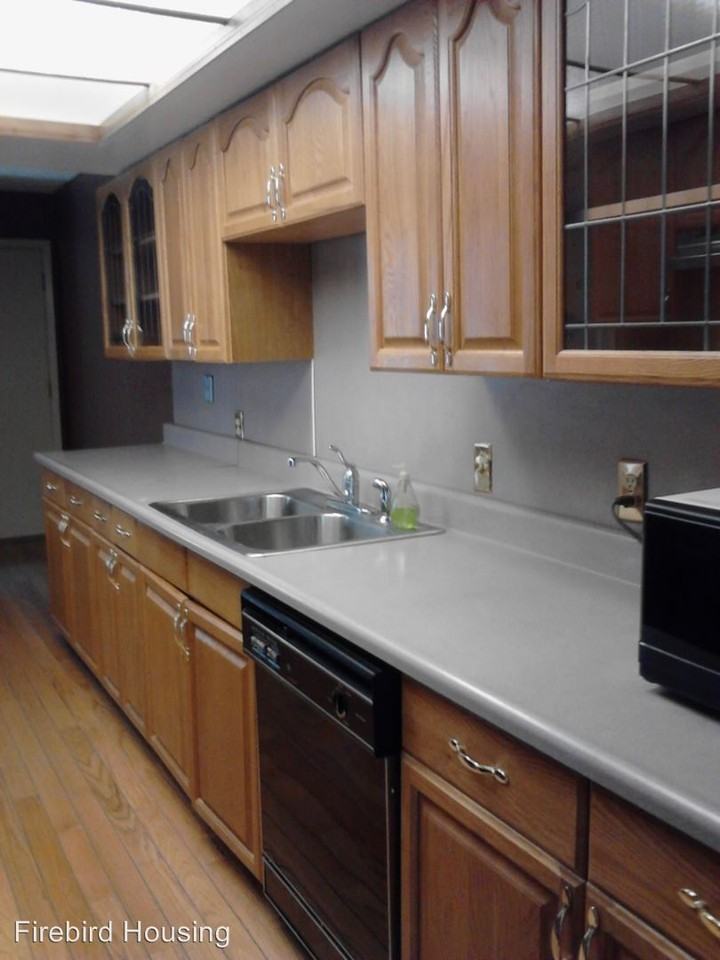 7831 N 21st Dr - Photo 3 of 23