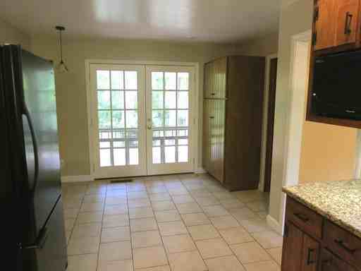 3243 Wiltshire Dr - Photo 3 of 16