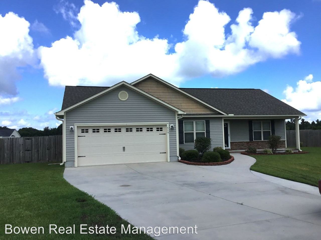 319 Haywood Dr - Photo 2 of 26