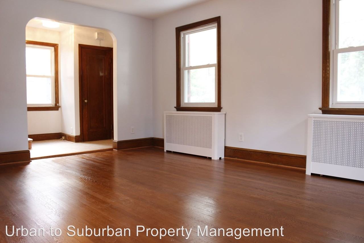 1917 Randolph St NE - Photo 3 of 24