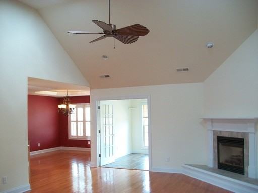 1310 Monarch Ct - Photo 3 of 19