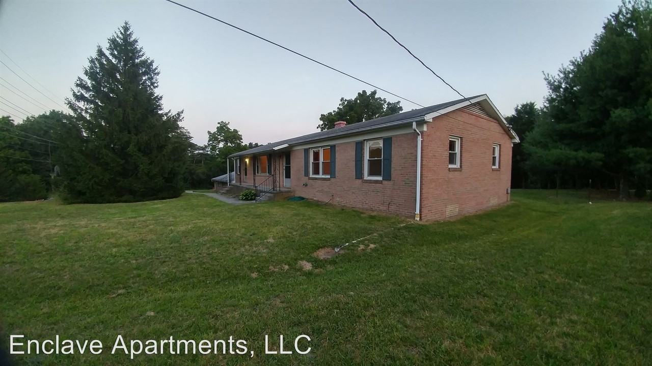 1302 Millwood Pike - Photo 2 of 29