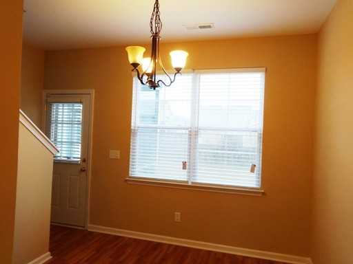 108 Worthington Dr - Photo 2 of 12