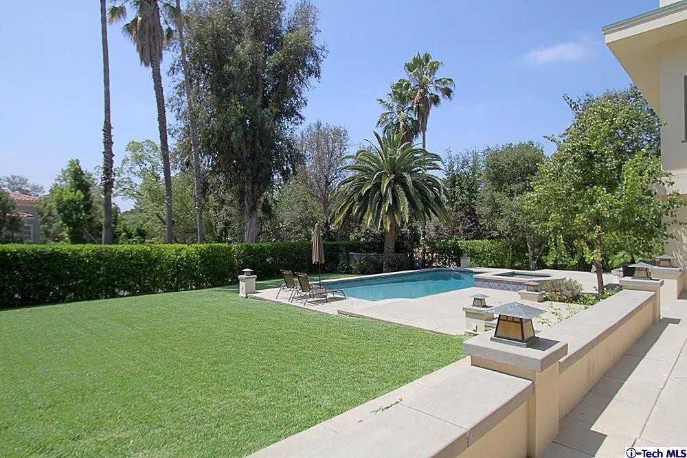 1298 S El Molino Ave - Photo 3 of 47