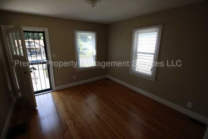 821 W Whitney Ave - Photo 2 of 10