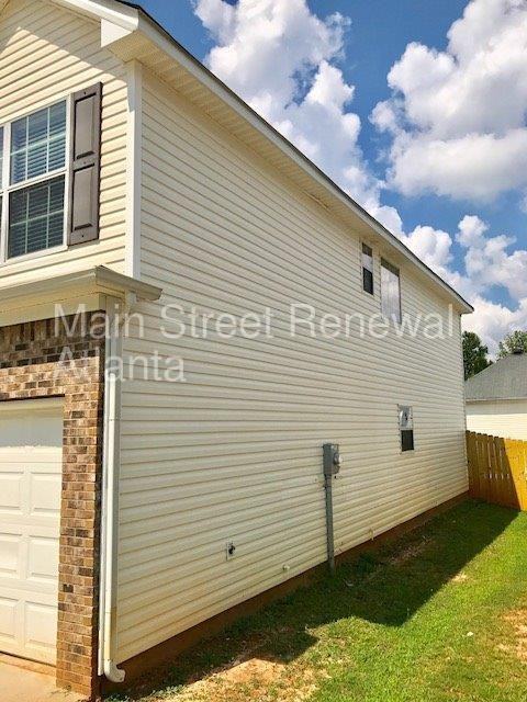 2424 Wood Bend Ln - Photo 2 of 21