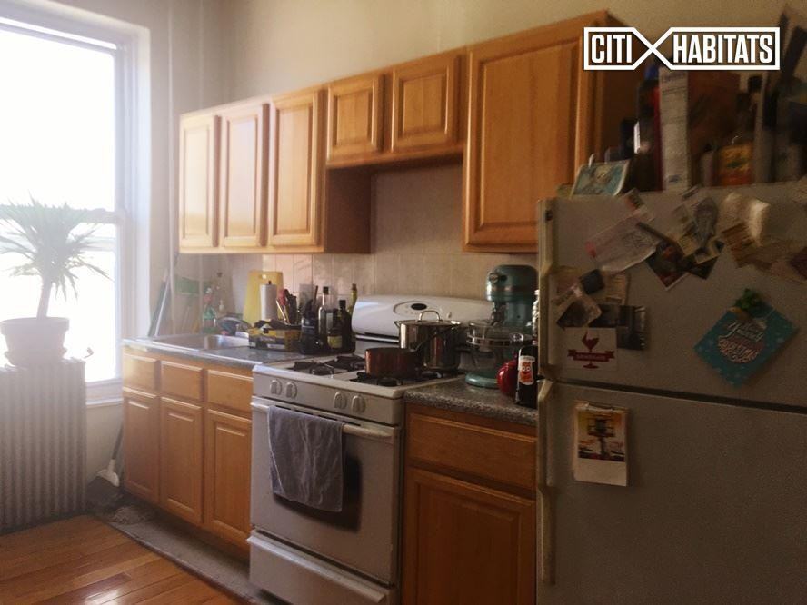368 Van Brunt St #5 - Photo 3 of 4