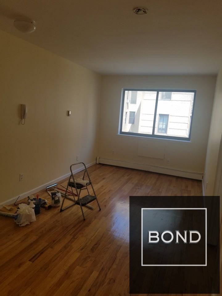 W 204th St & Cooper St #4B