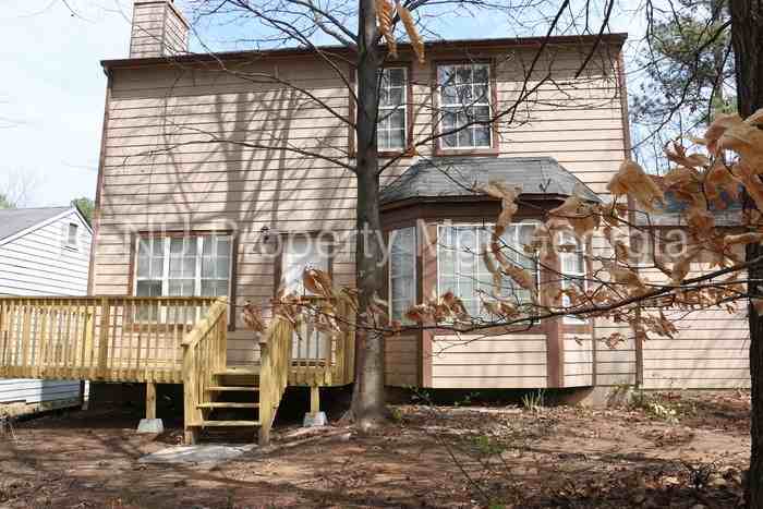 7011 Grinder Dr - Photo 3 of 32