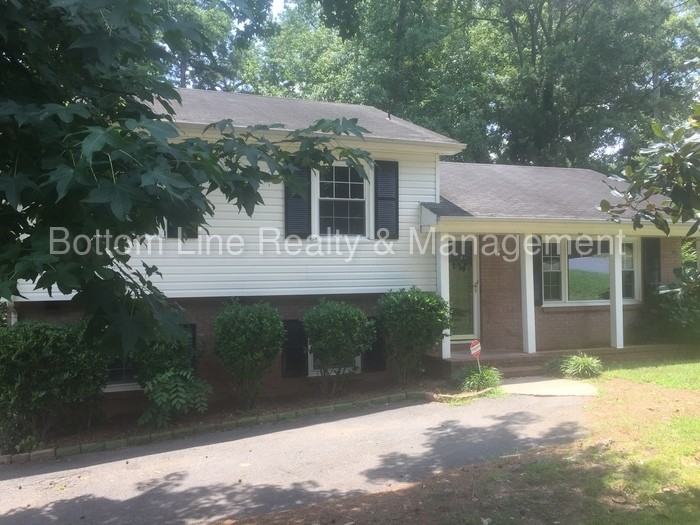 7348 Idlewild Rd - Photo 2 of 25