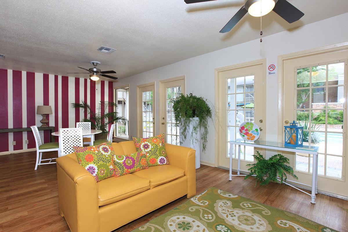 Riveraine - Photo 2 of 47